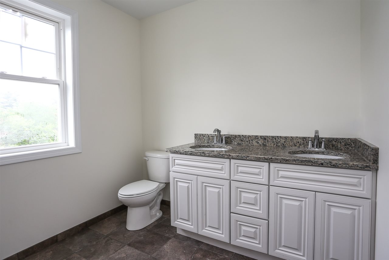 19 Kendall Pond Road, Unit 301 Derry, NH 03038 - Photo 7 of 9