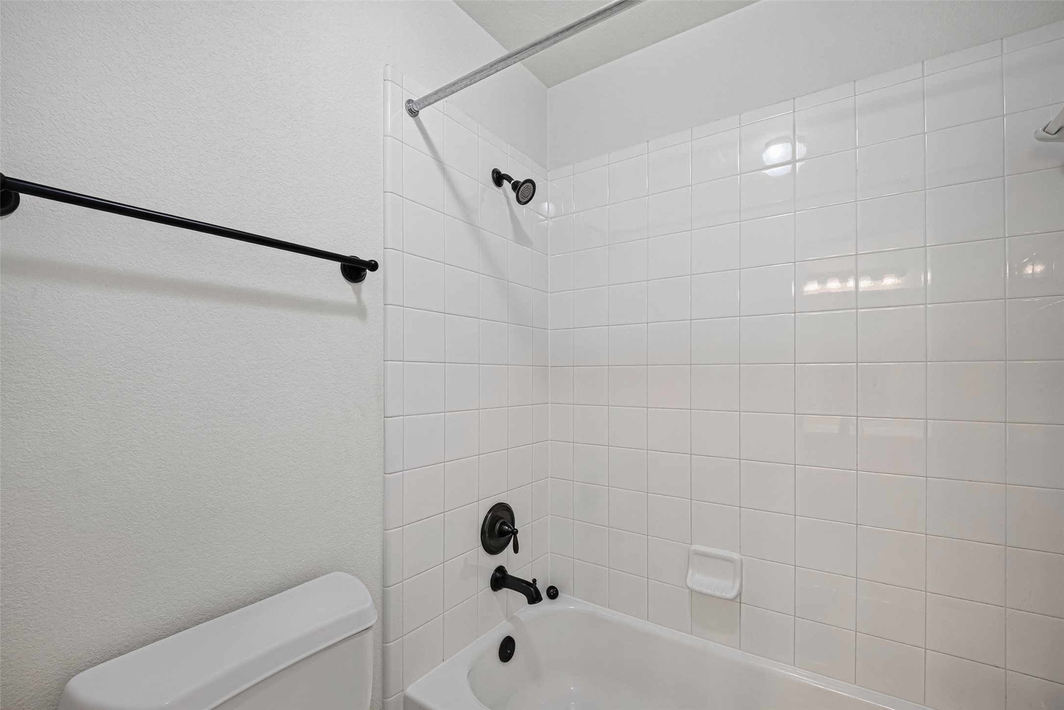 7930 Summer Night Lane Rosenberg, TX 77469 - Photo 34 of 48 Third bathroom with a tub/shower combination and a bright, functional layout.