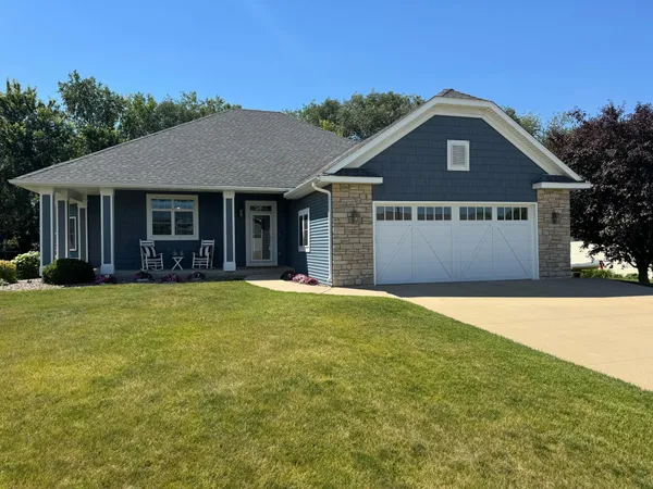 $518,500 | 645 Lancaster Boulevard, Zumbrota, MN 55992