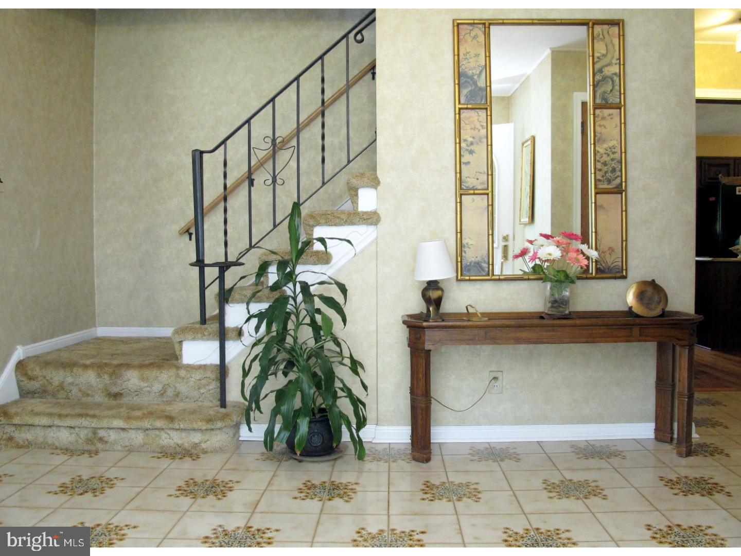 1 Devon Road Cinnaminson, NJ 08077 - Photo 2 of 25 Foyer