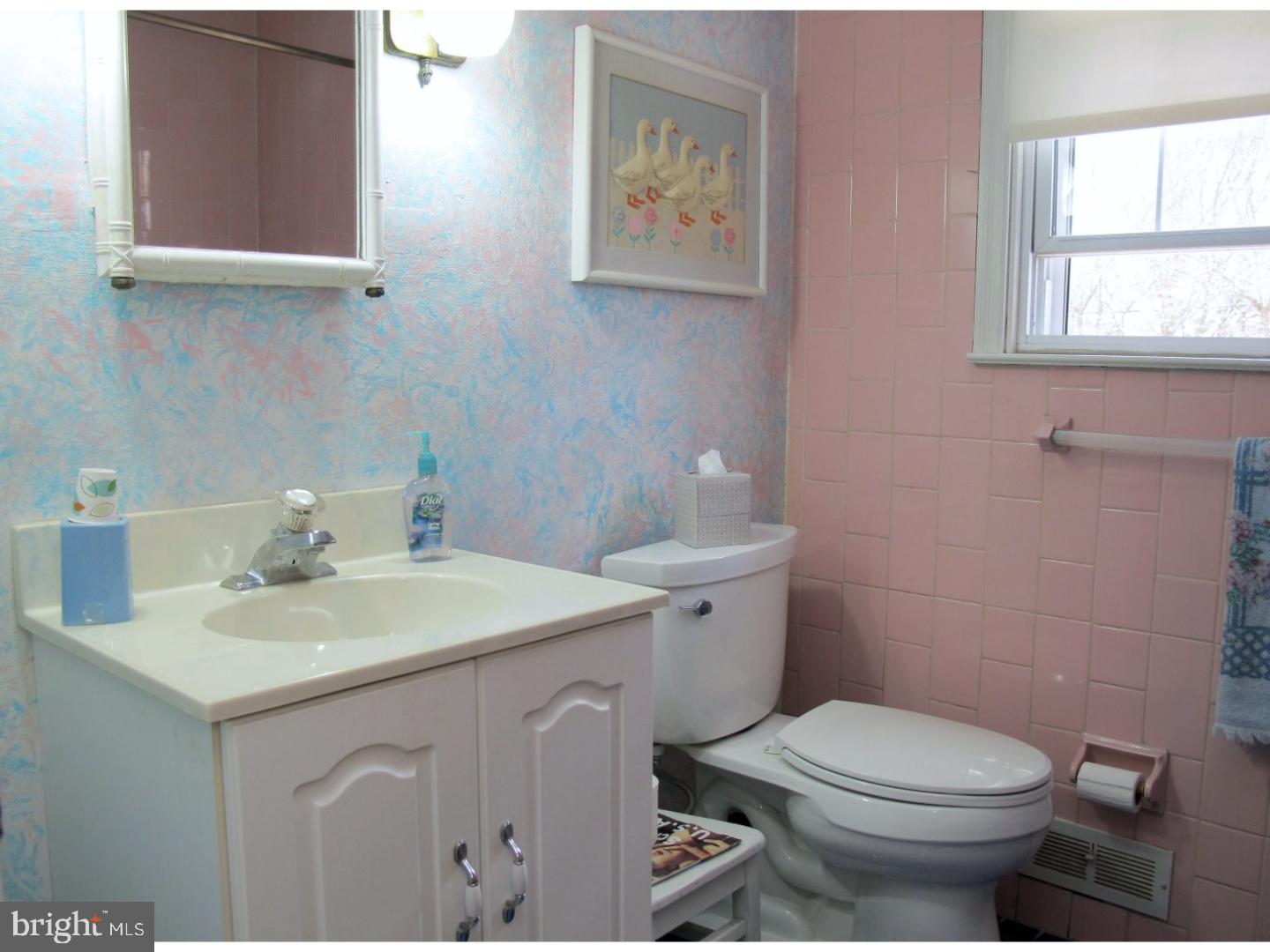 1 Devon Road Cinnaminson, NJ 08077 - Photo 20 of 25 Bathroom