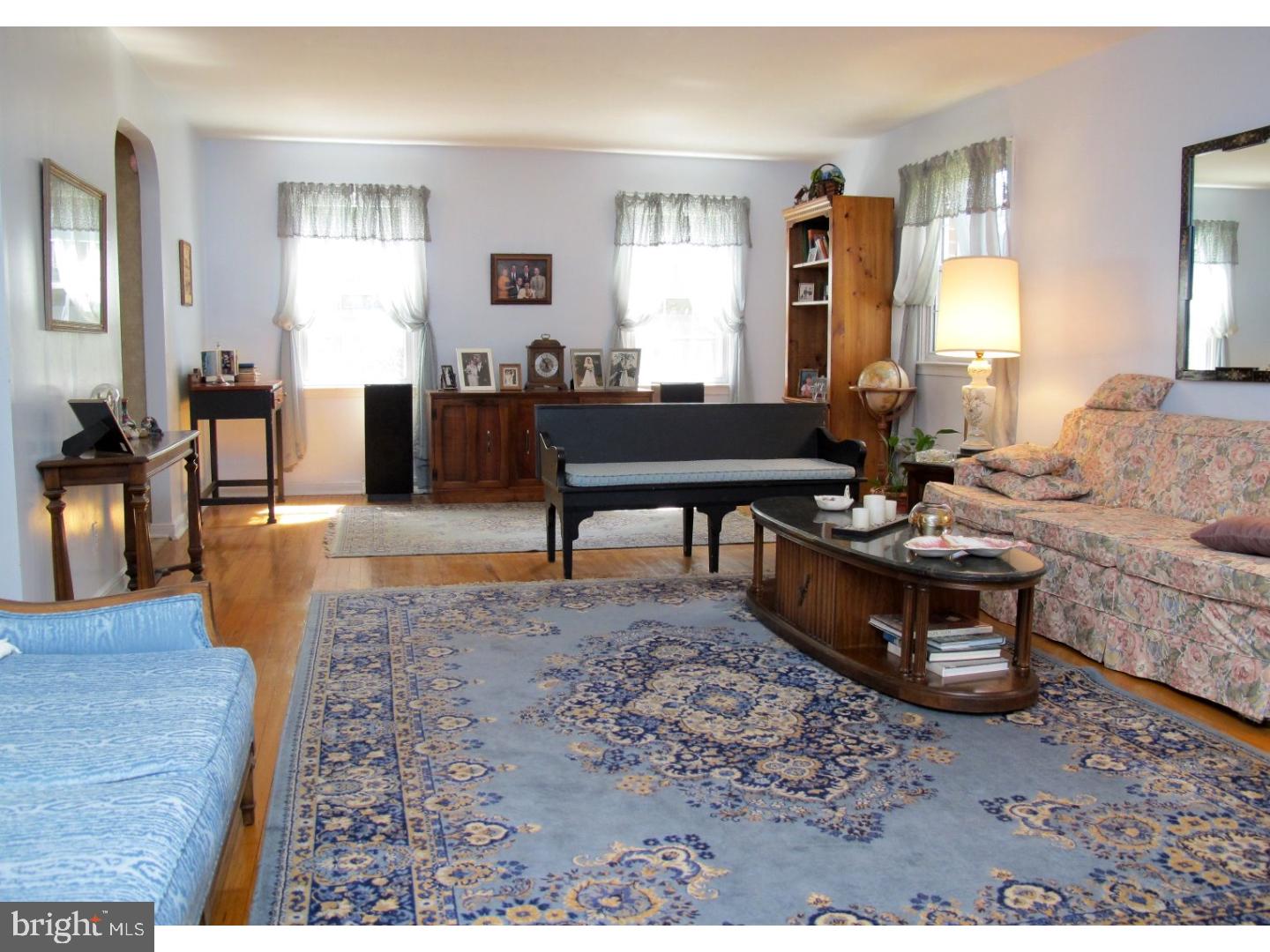 1 Devon Road Cinnaminson, NJ 08077 - Photo 6 of 25 Living Room