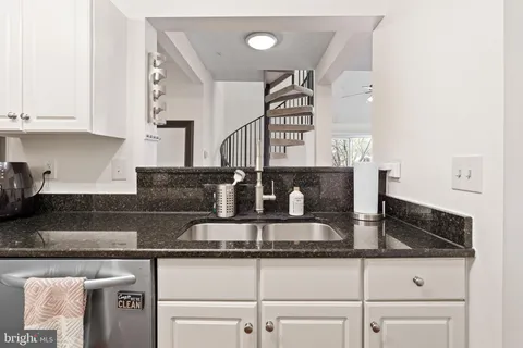 $315,000 | 12901 Churchill Ridge Circle, Unit 13, Germantown, MD 20874