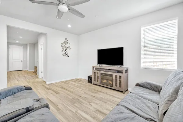 $485,000 | 3875 Roberts Avenue, Clovis, CA 93619