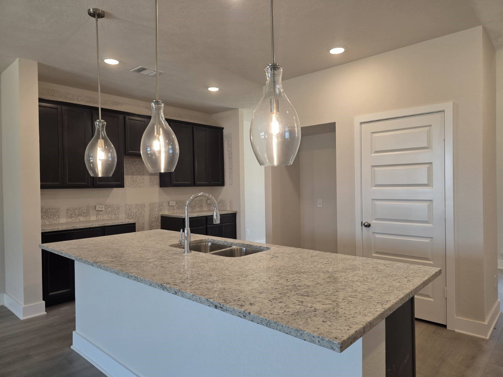 2055 Winepress Road Brenham, TX 77833 - Photo 4 of 15