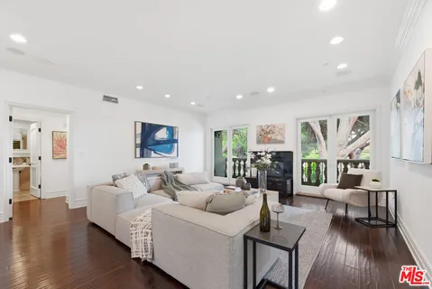 $1,195,000 | 11440 National Boulevard, Unit 16, Los Angeles, CA 90064