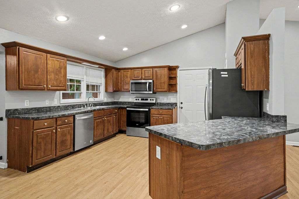 413 Old Newnan Road Carrollton, GA 30117 - Photo 6 of 21