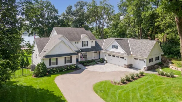 $2,875,000 | 3017 Brooks Lane, Minnetonka Beach, MN 55391