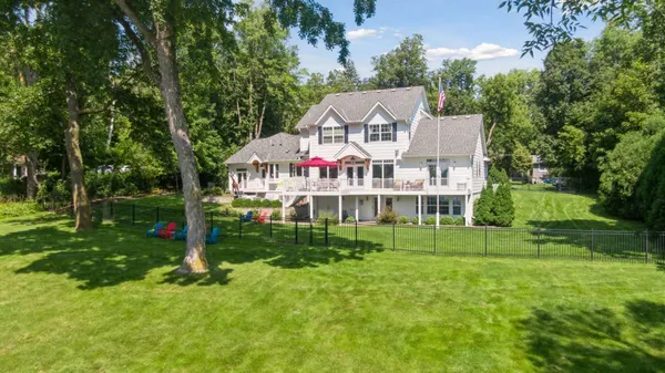 $2,875,000 | 3017 Brooks Lane, Minnetonka Beach, MN 55391
