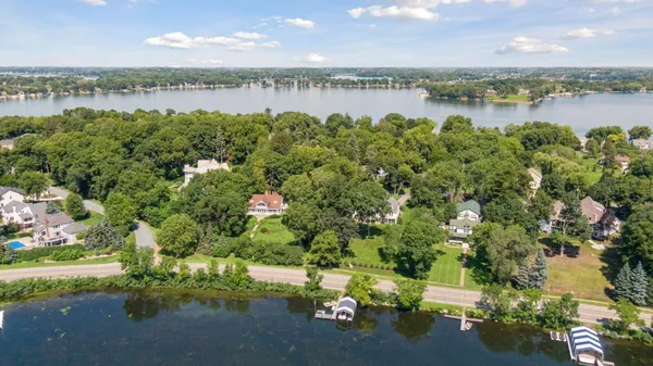$2,875,000 | 3017 Brooks Lane, Minnetonka Beach, MN 55391