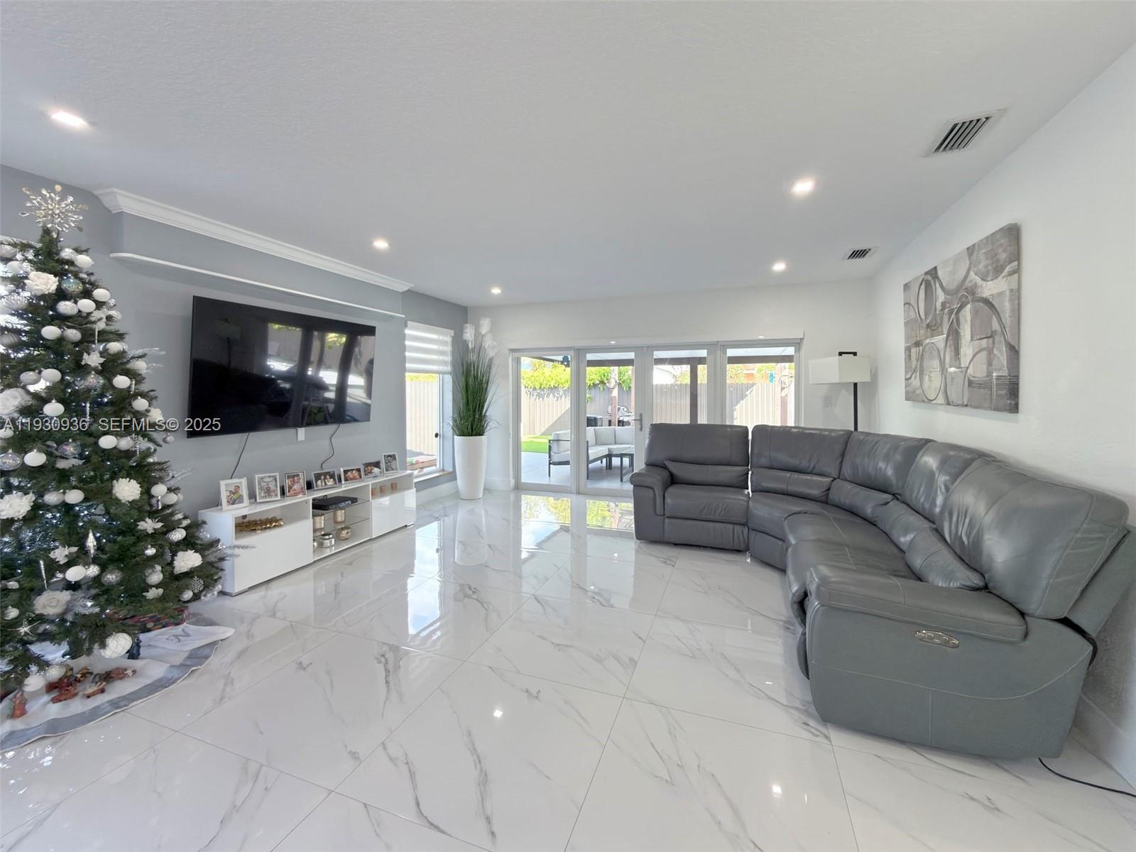 14111 Southwest 75th Street Miami, FL 33183 - Photo 3 of 42