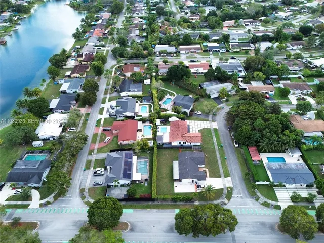 $1,069,000 | 14111 Southwest 75th Street, Miami, FL 33183