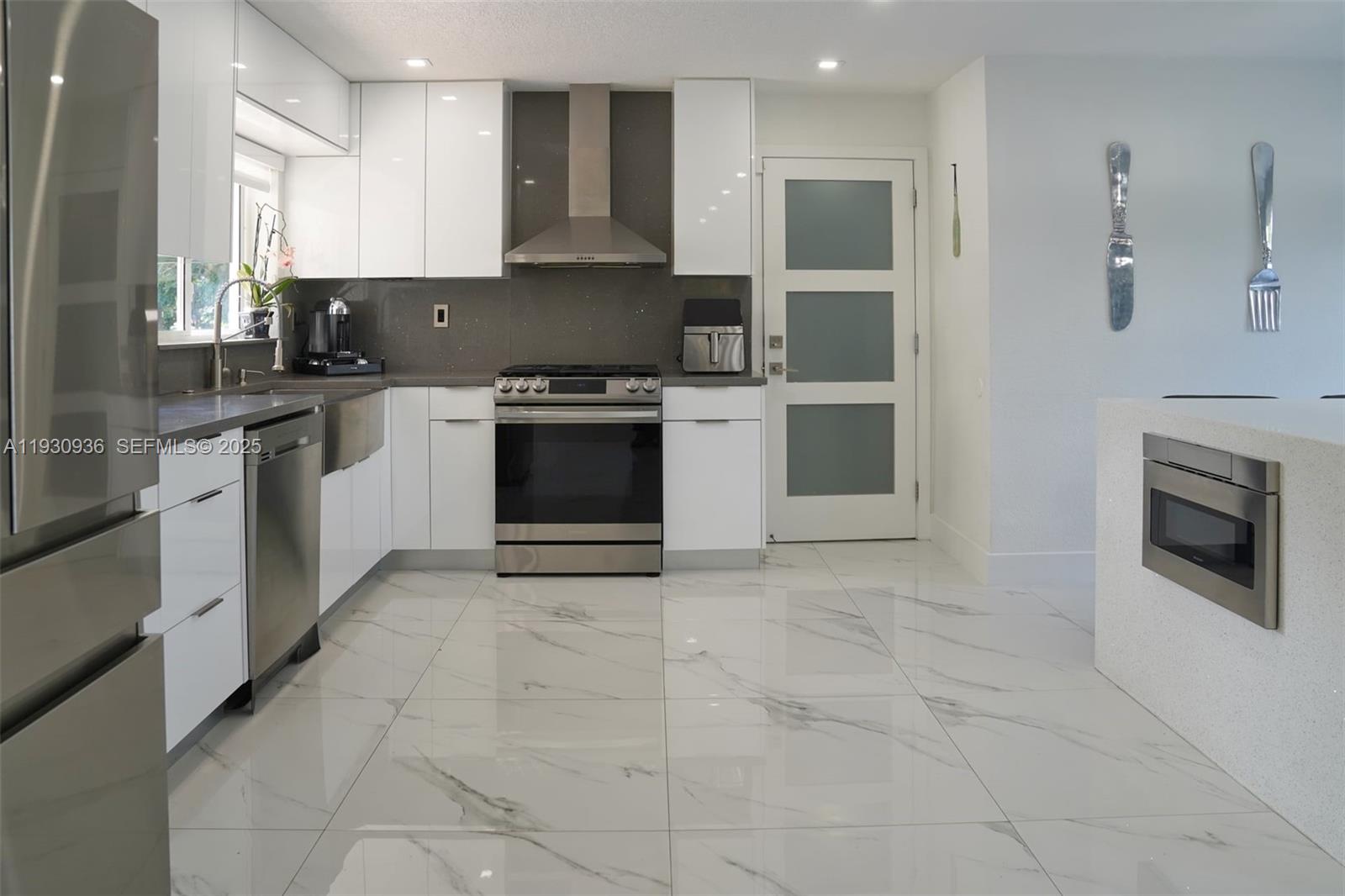 14111 Southwest 75th Street Miami, FL 33183 - Photo 5 of 42