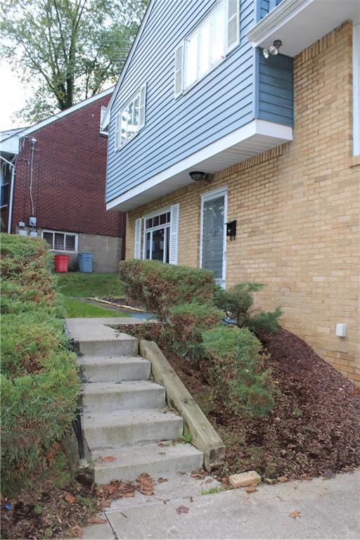 463 Grove Road Verona, PA 15147 - Photo 2 of 23 Gallery Image 2