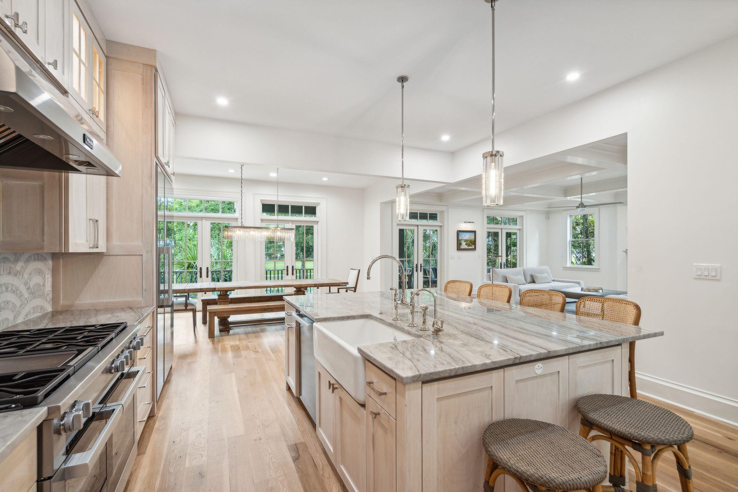 15 Watroo Point Daniel Island, SC 29492 - Photo 6 of 21 Gourmet Kitchen