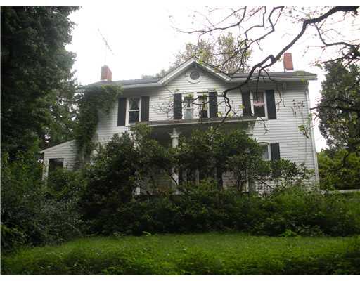 207 Valencia Road Butler, PA 16002 - Photo 1 of 16 Exterior Front.
