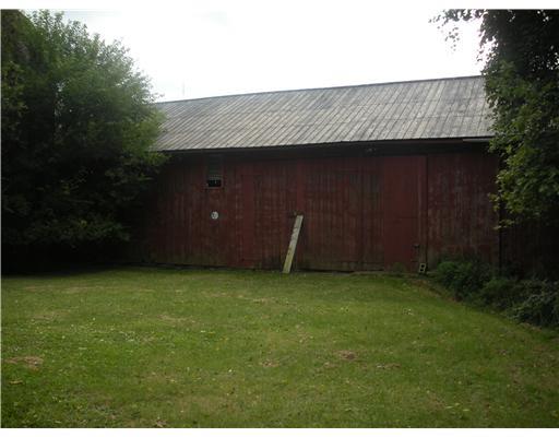 207 Valencia Road Butler, PA 16002 - Photo 4 of 16 Stable/Barn.