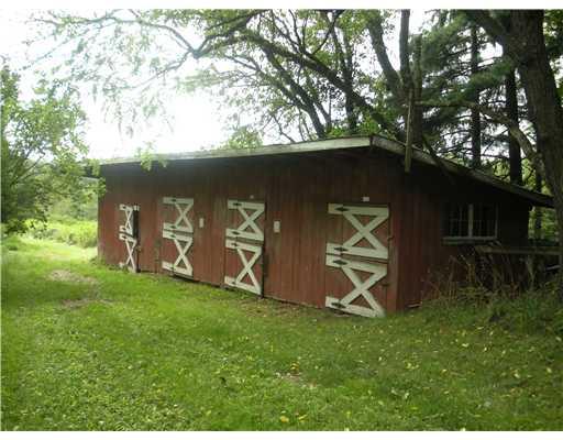 207 Valencia Road Butler, PA 16002 - Photo 5 of 16 Stable/Barn.
