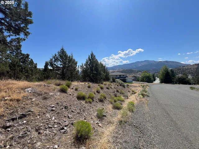 $59,900 | 219 Valley View Drive, John Day, OR 97845