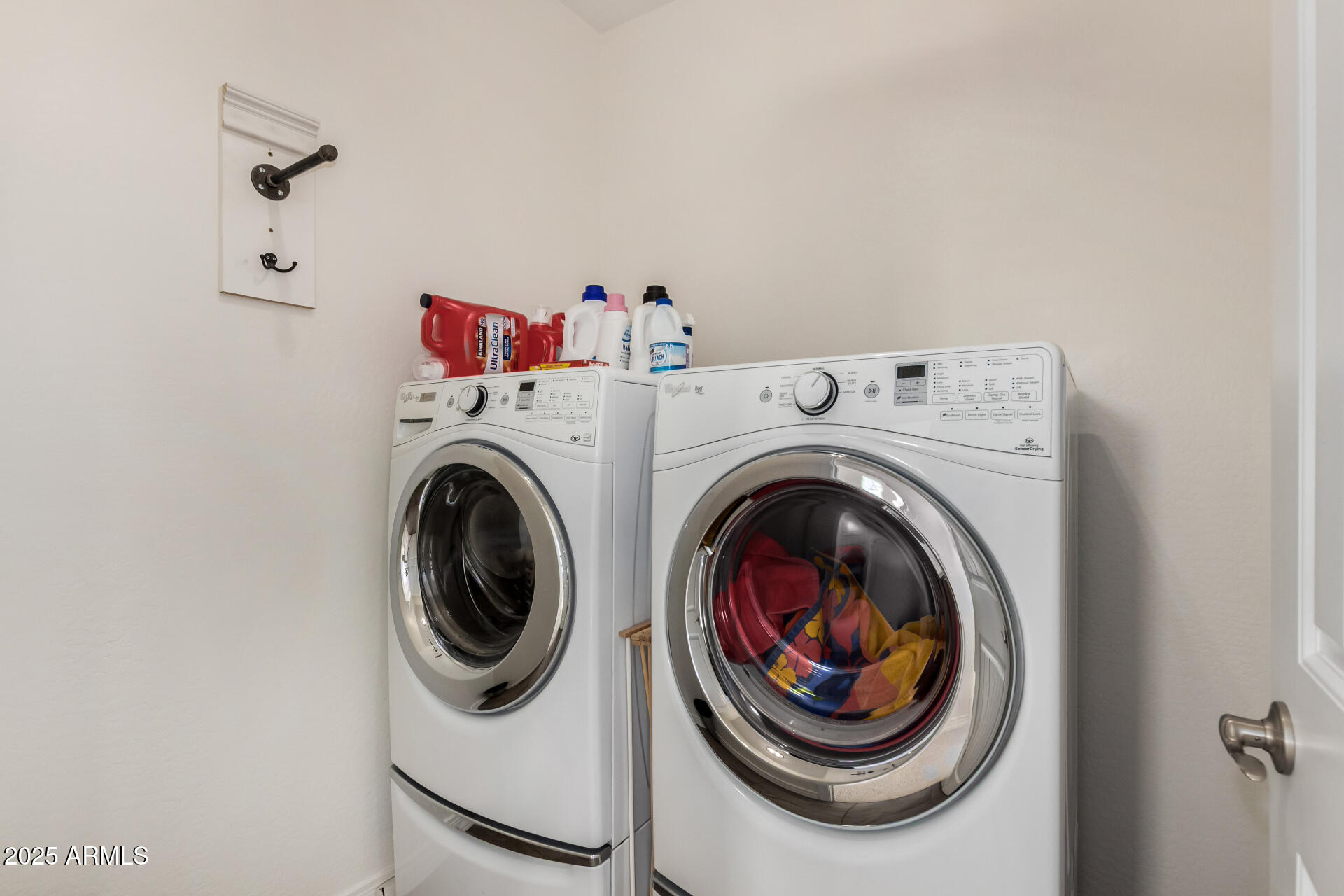 3420 East Indigo Street Gilbert, AZ 85298 - Photo 22 of 27 a utility room with dryer and washer