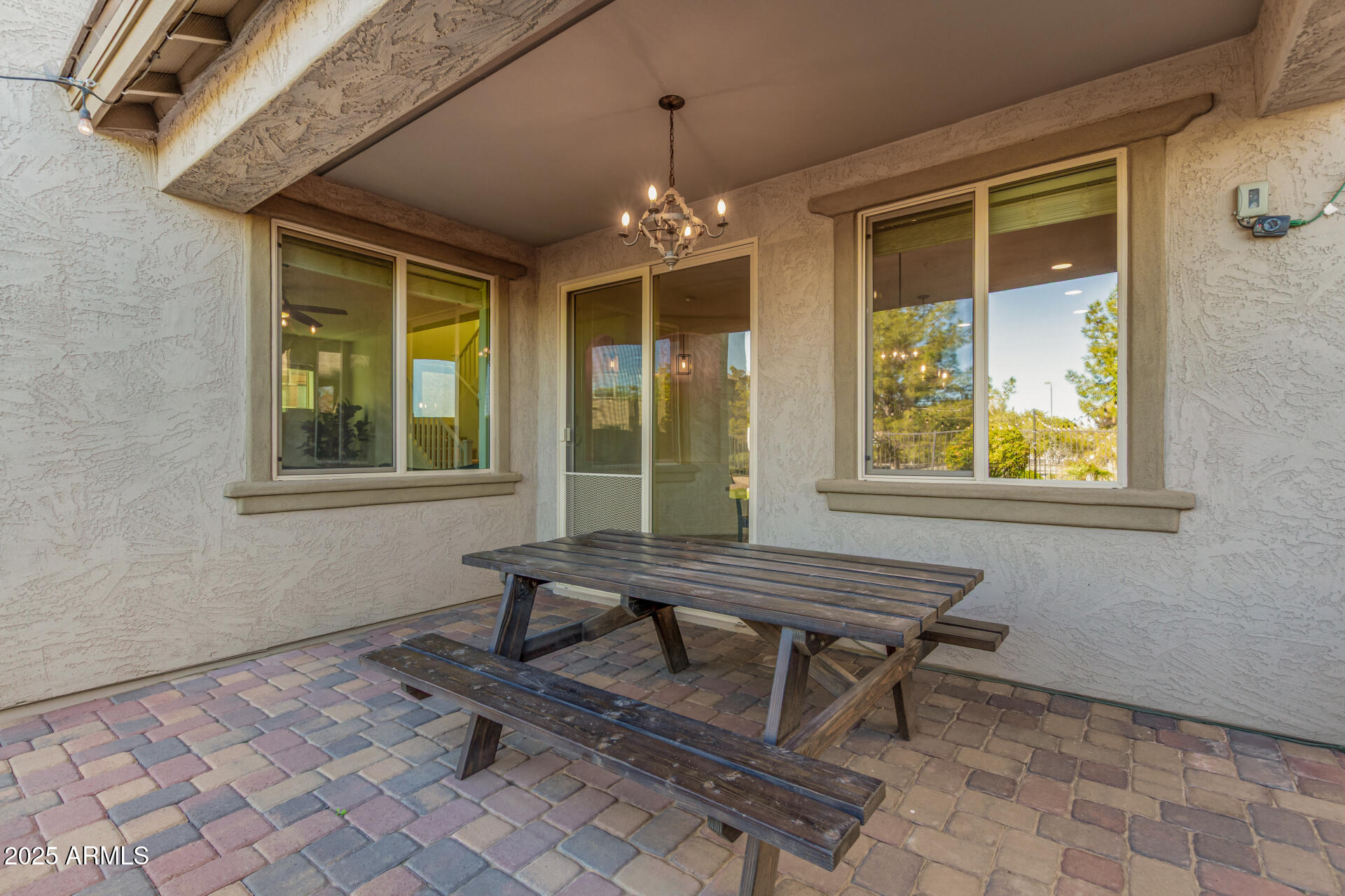 3420 East Indigo Street Gilbert, AZ 85298 - Photo 23 of 27 a dining room with furniture and window