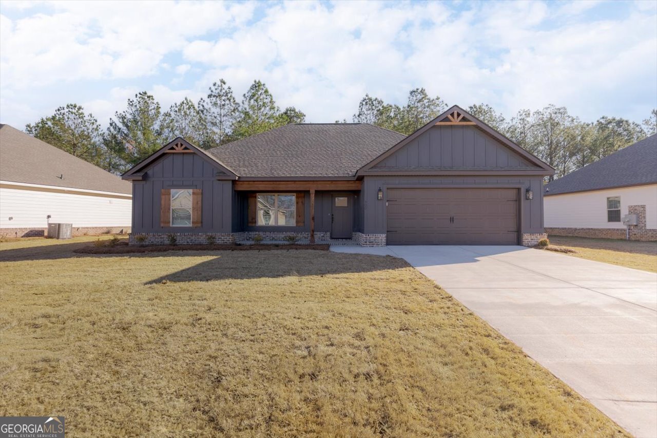 500 New Hope Drive Perry, GA 31069 - Photo 1 of 1 a front view of a house with a yard