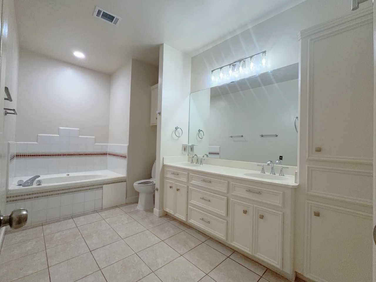 11840 Taylorcrest Road Houston, TX 77024 - Photo 8 of 16 Gallery Image 8