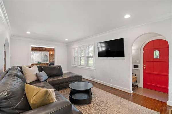 $495,000 | 6 East 70th Terrace, Kansas City, MO 64113