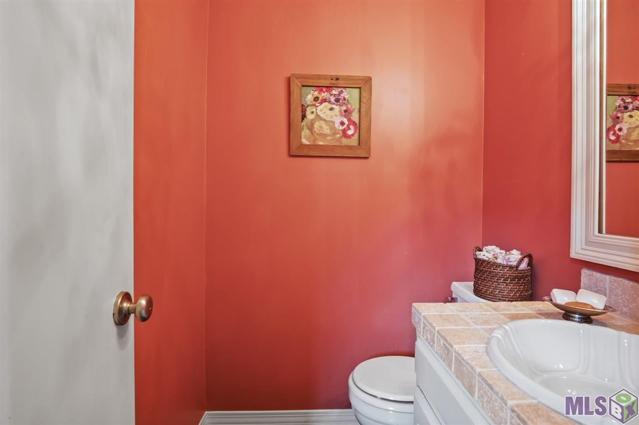 938 Forge Avenue Baton Rouge, LA 70808 - Photo 25 of 31 Half Bath