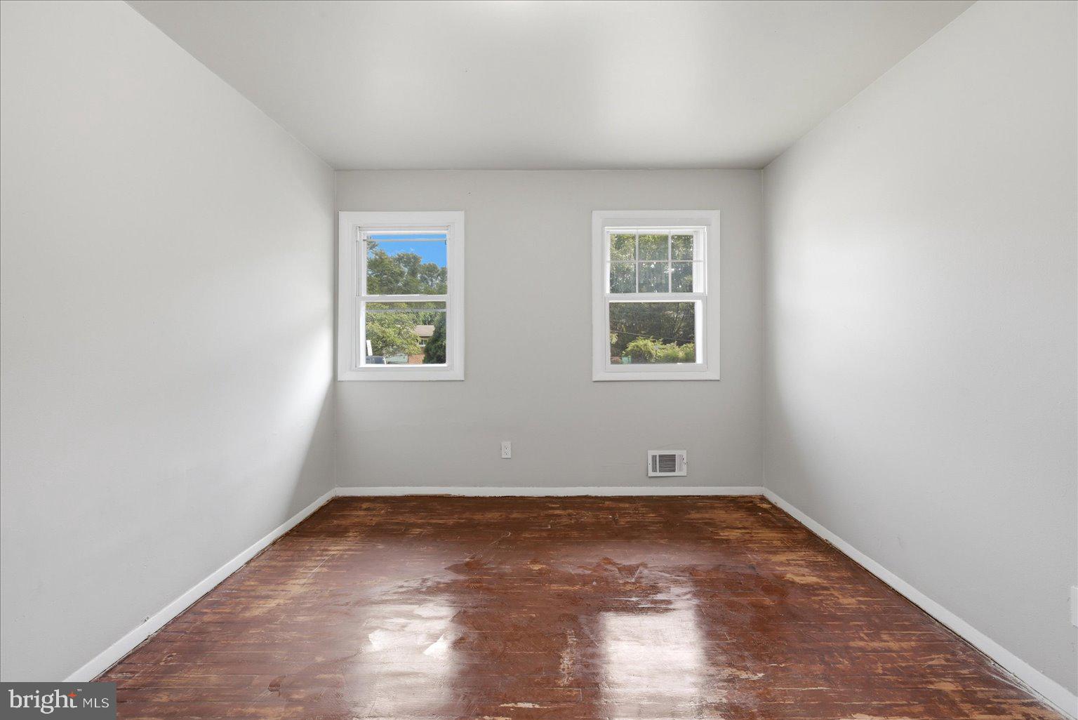 9110 Meadow Heights Road Randallstown, MD 21133 - Photo 17 of 39 Bright and airy blank canvas awaits.