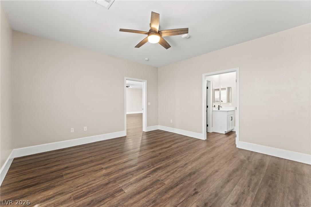 2555 Hampton Road, Unit 11210 Henderson, NV 89052 - Photo 31 of 48 Bedroom 2 with Walk-In Closet and Ensuite