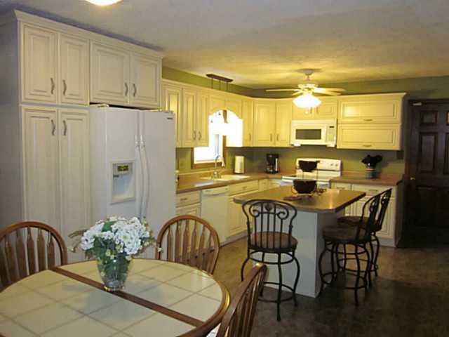 6104 East Blue Ridge Road Shelbyville, IN 46176 - Photo 3 of 12