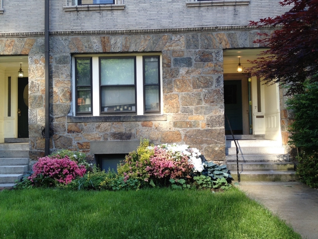 7 Regent Circle, Unit 3 Brookline, MA 02445 - Photo 19 of 22