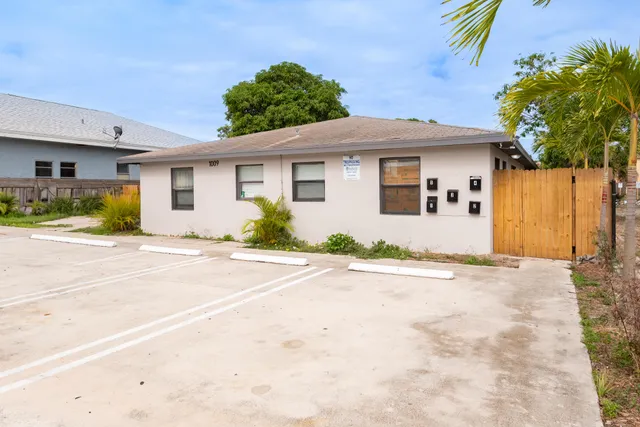 $1,500 | 1009 9th Street, Unit 3, West Palm Beach, FL 33401