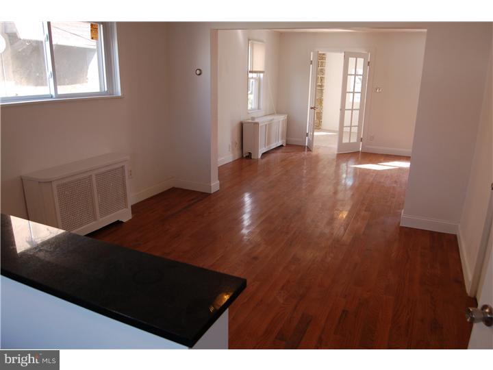 244 Heather Road Upper Darby, PA 19082 - Photo 7 of 19 Living Room