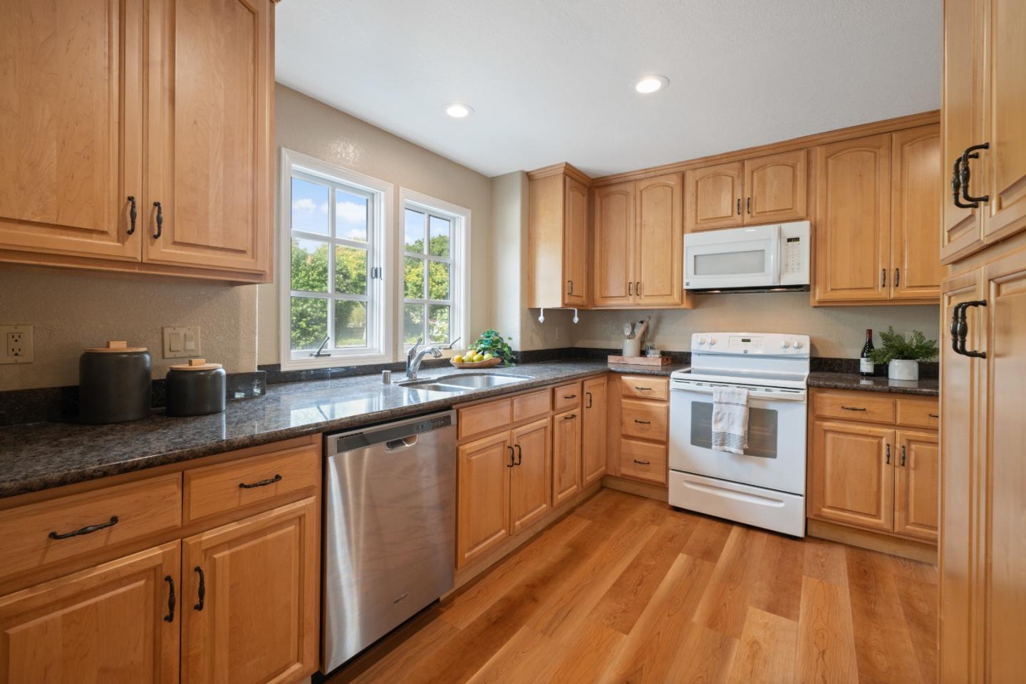 4750 Capitola Road Capitola, CA 95010 - Photo 5 of 42