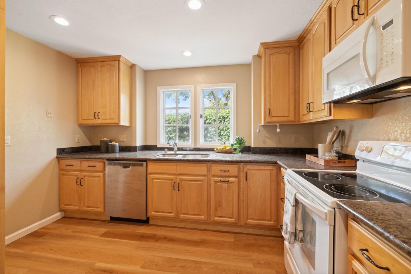 4750 Capitola Road Capitola, CA 95010 - Photo 7 of 42