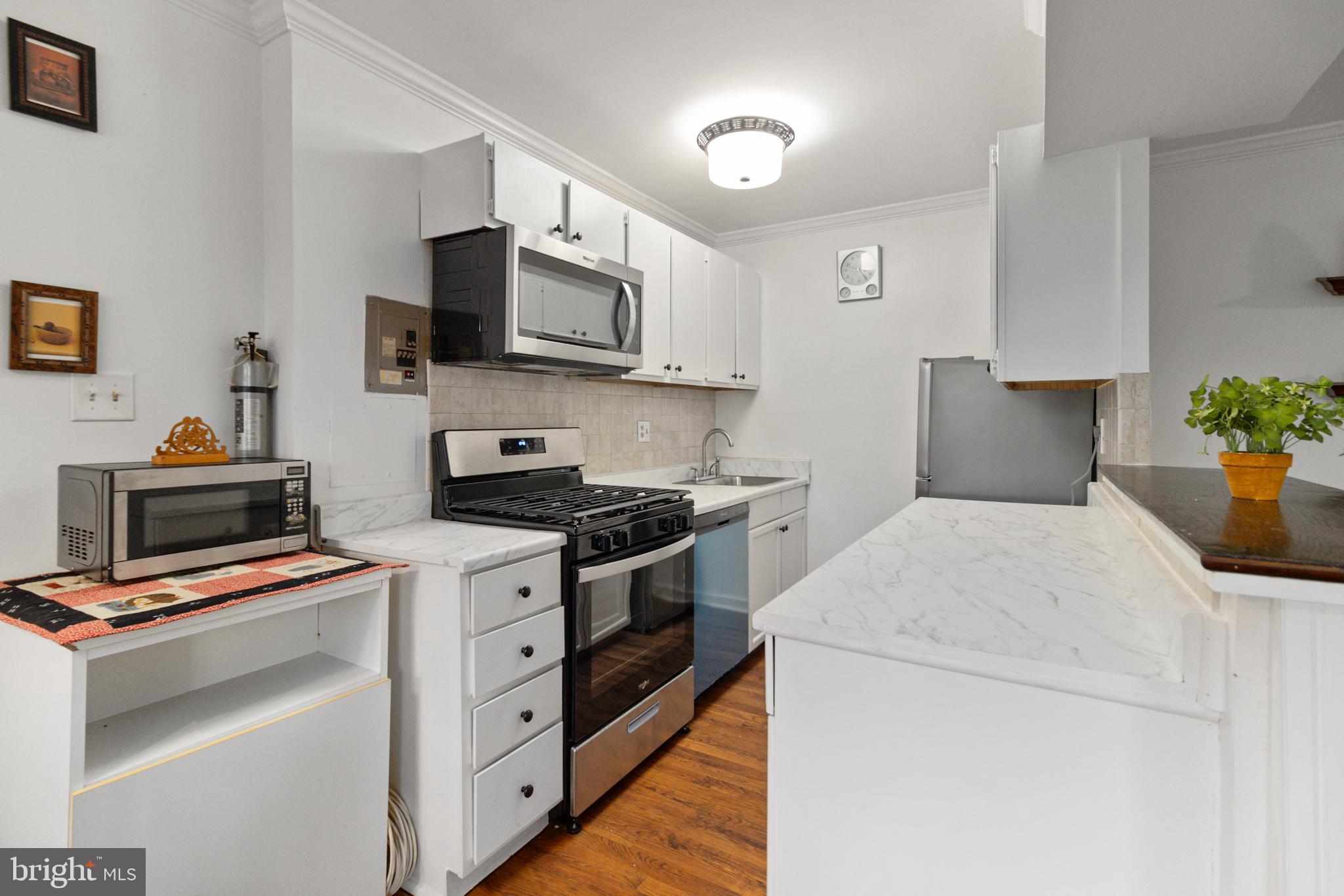 1300 South Arlington Ridge Road, Unit 203 Arlington, VA 22202 - Photo 6 of 19