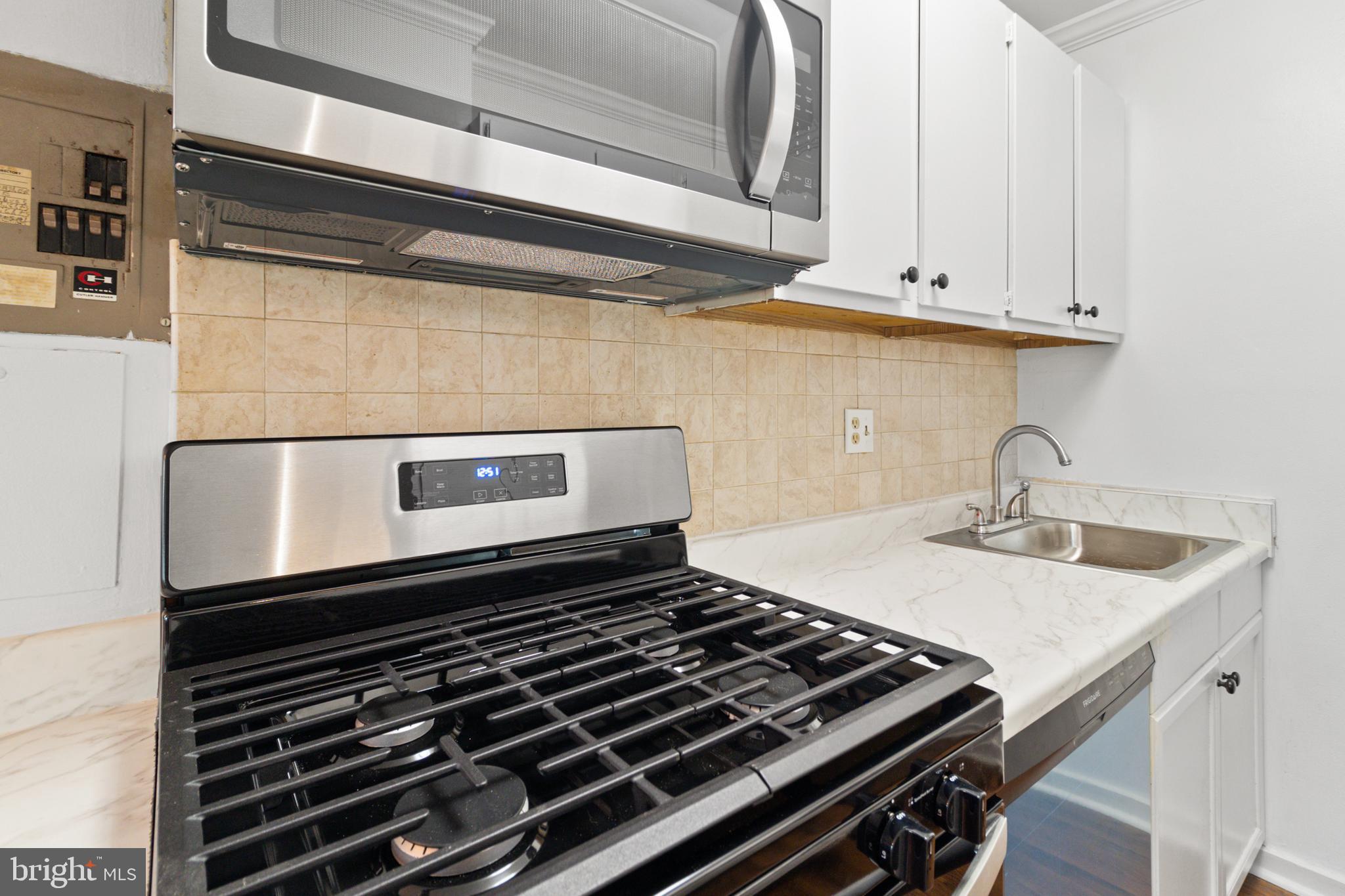 1300 South Arlington Ridge Road, Unit 203 Arlington, VA 22202 - Photo 7 of 19