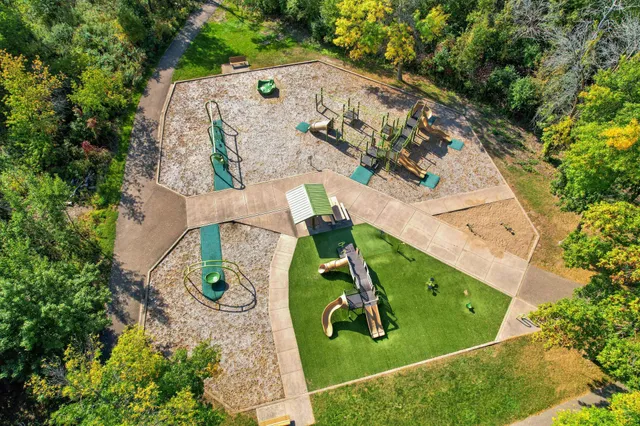 $1,900 | 5505 Orleans Lane North, Unit 6, Minneapolis, MN 55442