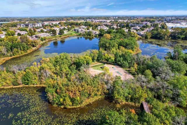 $1,900 | 5505 Orleans Lane North, Unit 6, Minneapolis, MN 55442