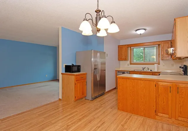 $1,900 | 5505 Orleans Lane North, Unit 6, Minneapolis, MN 55442