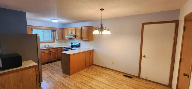 $1,900 | 5505 Orleans Lane North, Unit 6, Plymouth, MN 55442