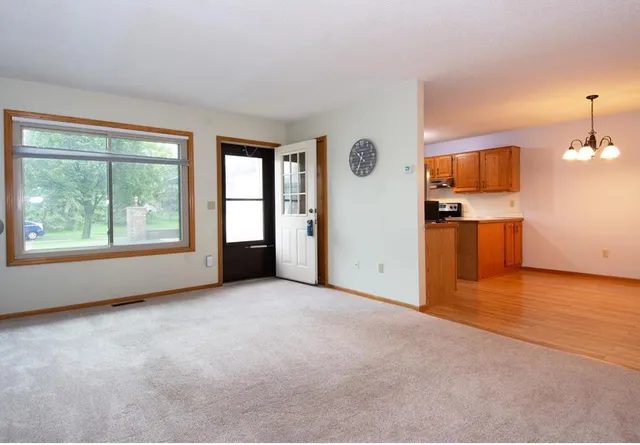 $1,900 | 5505 Orleans Lane North, Unit 6, Minneapolis, MN 55442