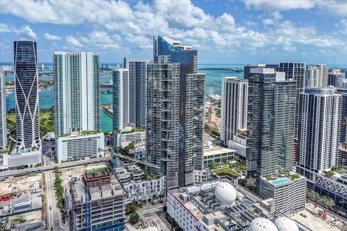 851 Northeast 1st Avenue, Unit 4011 Miami, FL 33132 - Photo 37 of 37 a city view with lot of high rise buildings