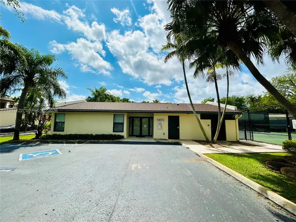 $2,800 | 10818 Southwest 72nd Street, Unit 154, Miami, FL 33173