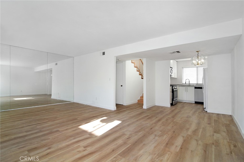 18931 Kittridge Street, Unit 73 Reseda, CA 91335 - Photo 4 of 20