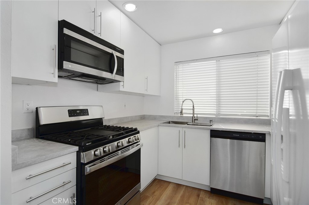 18931 Kittridge Street, Unit 73 Reseda, CA 91335 - Photo 8 of 20