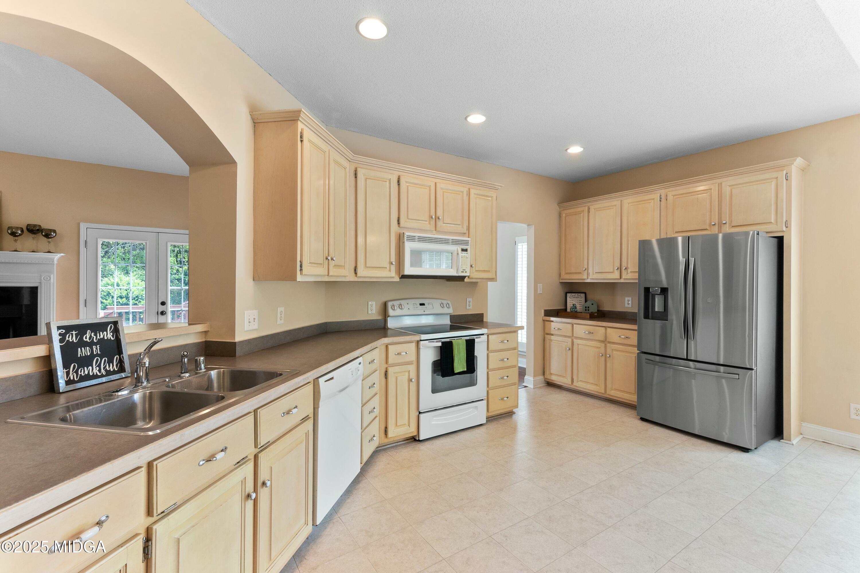 617 Lokchapee Ridge Macon, GA 31210 - Photo 4 of 52 tempImageAIJqfs