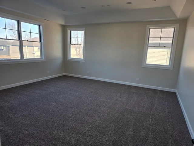 $950,000 | 926 East Crest Avenue, Addison, IL 60101